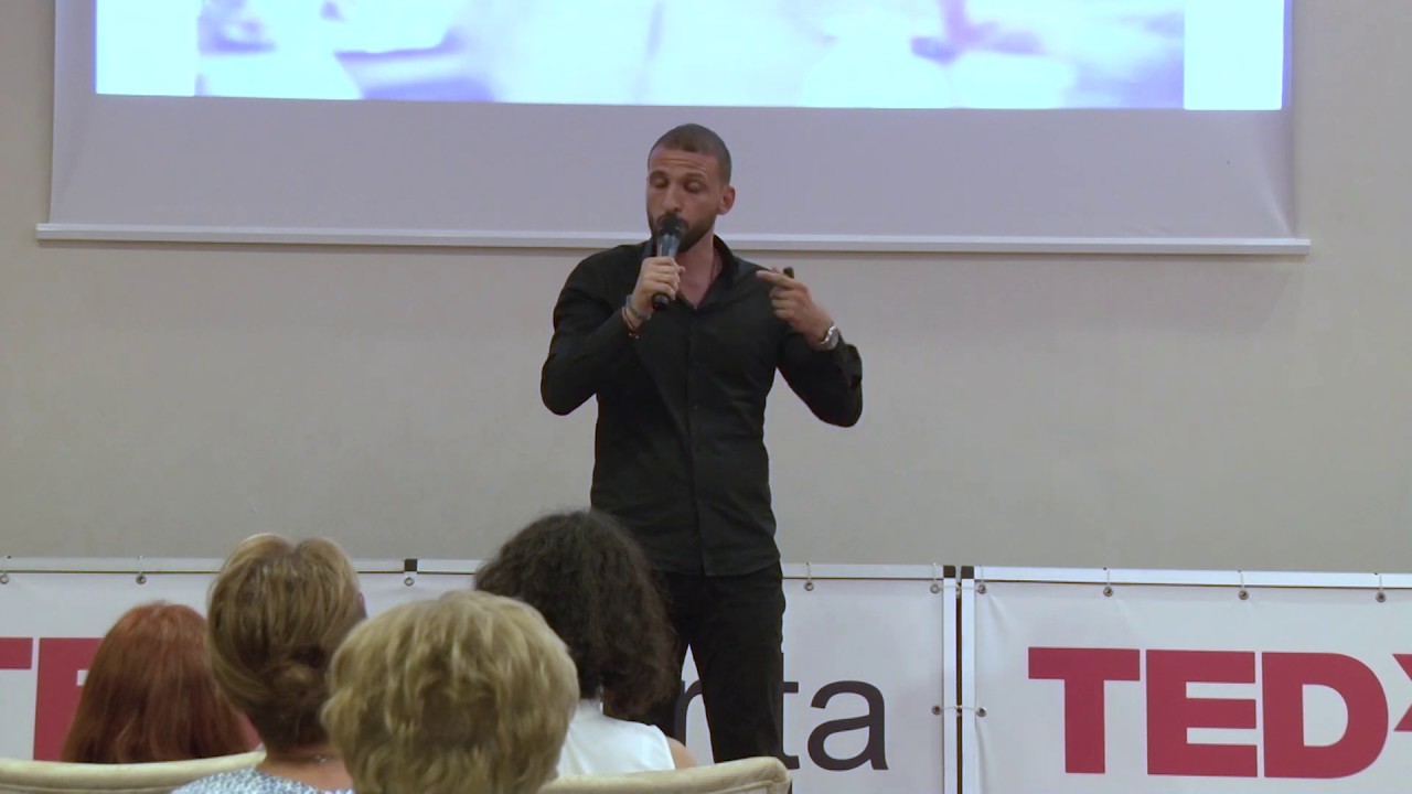 Specialisti in victimizare | Stefan Mandachi | TEDxBistrita