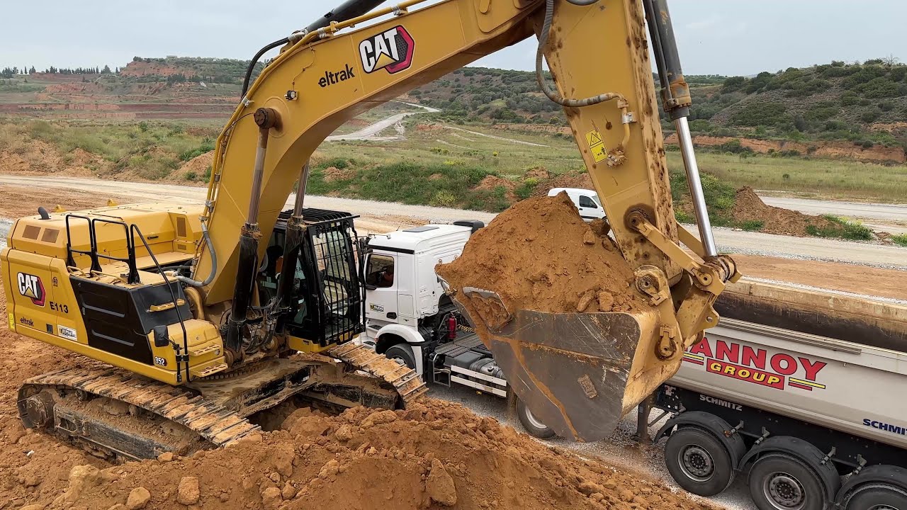 Brand New Caterpillar 352 Excavator Loading Mercedes & MAN Lorries - Interkat SA - 4K