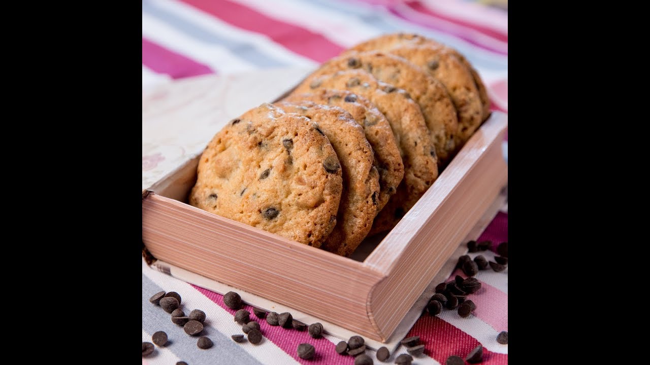 Chocolate Chip and Walnut Cookies