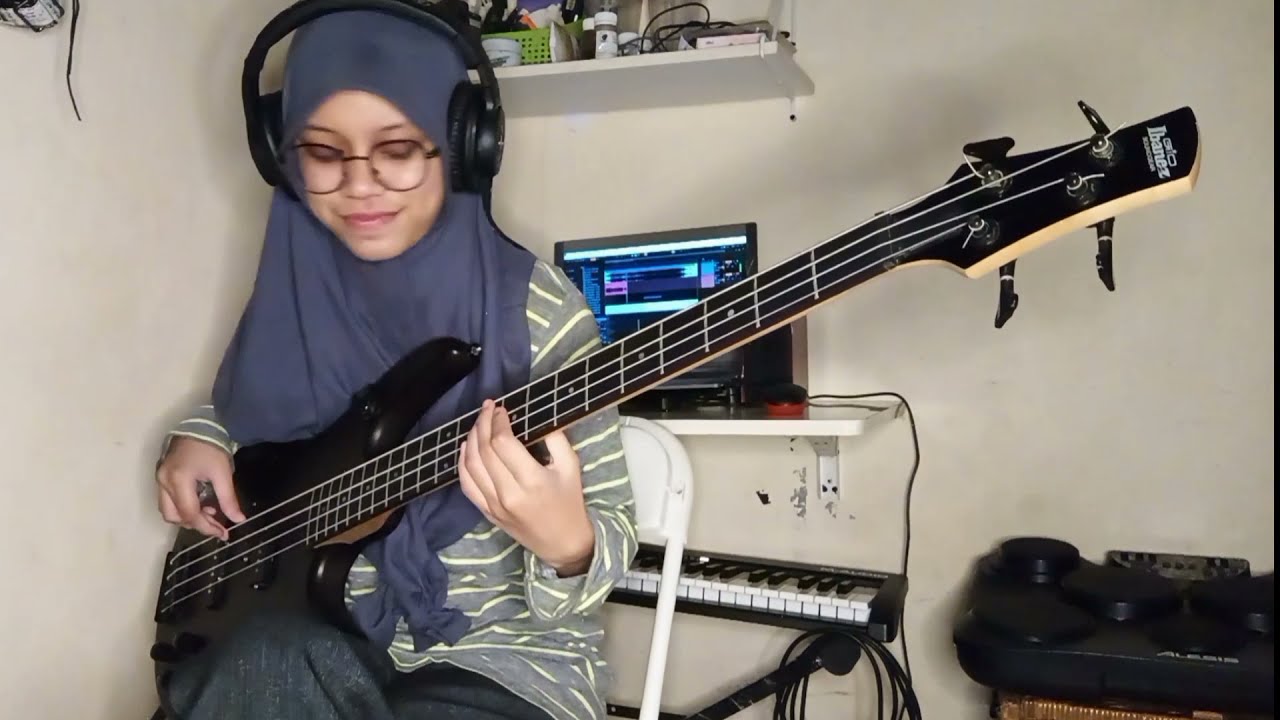 The Avalanches - If I Was A Folkstar (Bass Cover with Tabs)