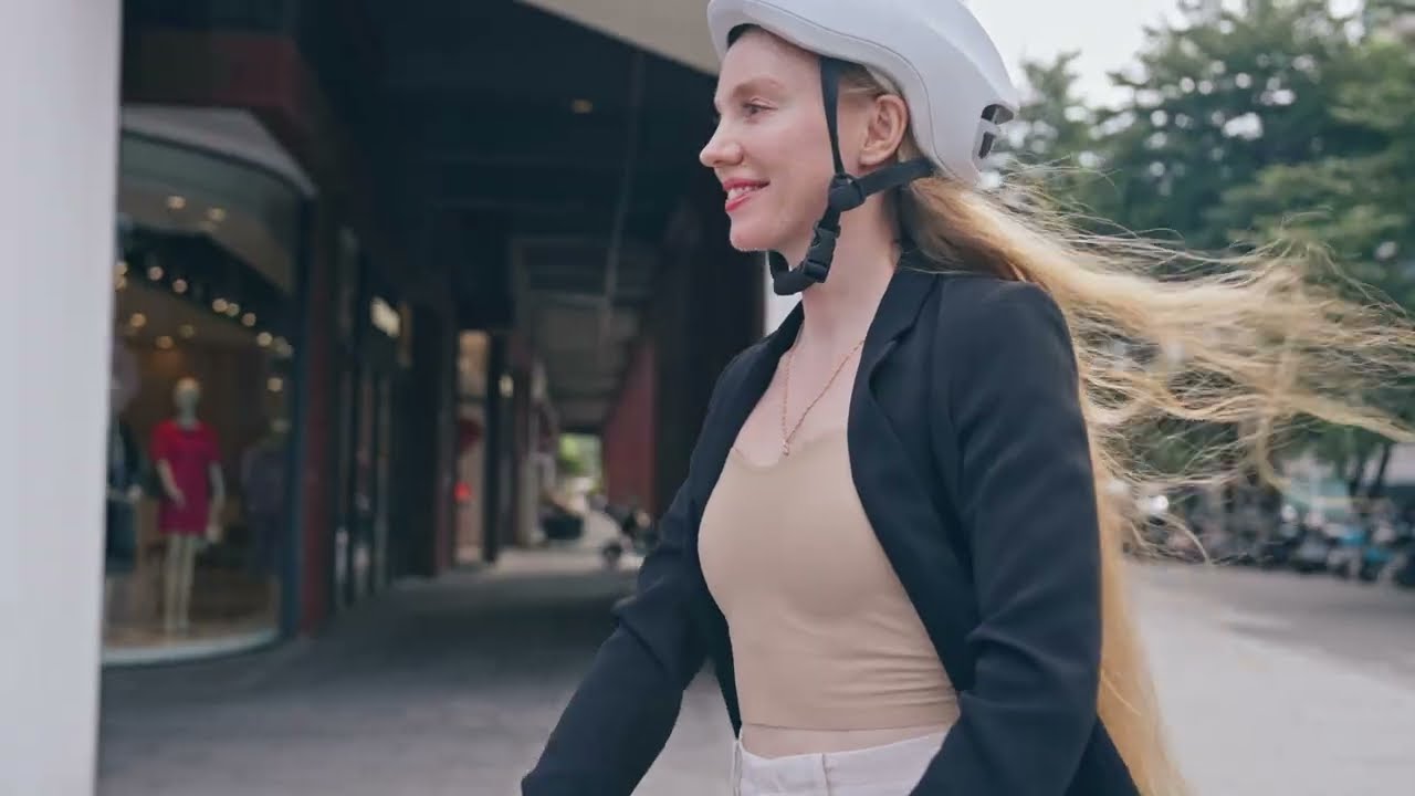 iScooter i8 Electric Scooter &ndash; Range, Speed, Features & Real Road Test!