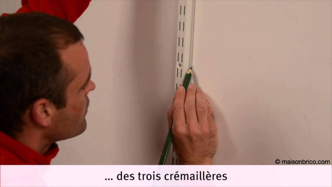 Installer des étagères d'atelier sur consoles à crémaillères