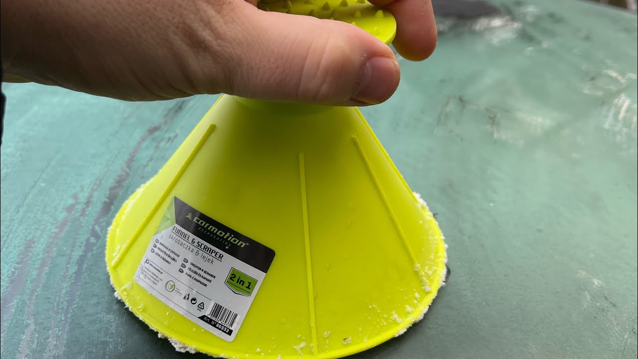 SKROBACZKA OKRĄGŁA STOŻKOWA DO SZYB Z LEJKIEM 2w1