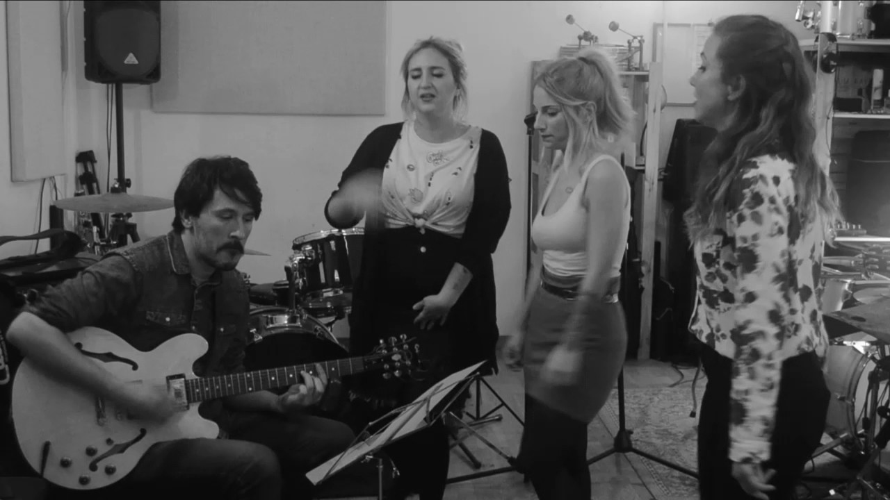 Molly Varlet Acoustic - Video Promo
