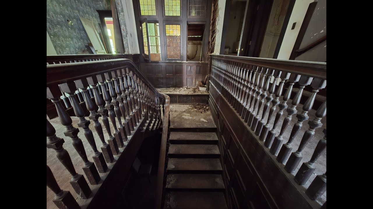 Dayton, Ohio largest abandoned mansion: 28 room, 8.5 baths
