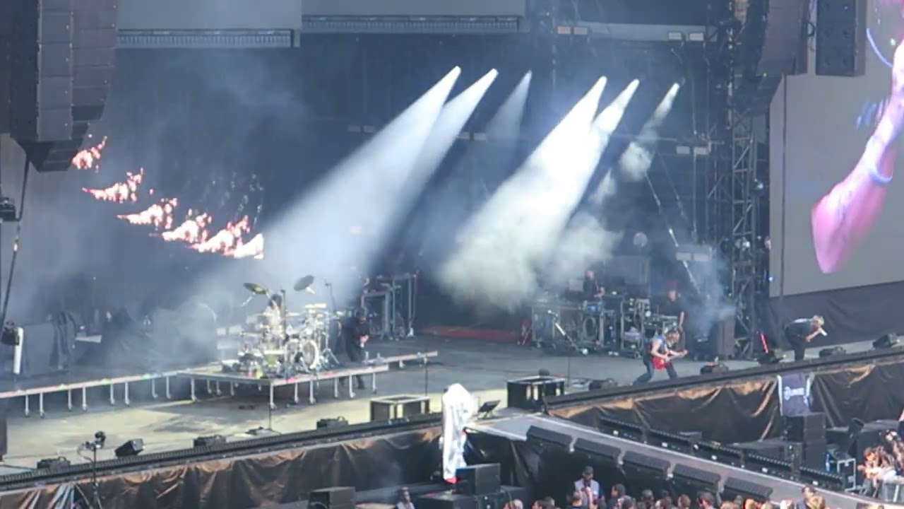 ONE OK ROCK - Make It Out Alive (Stade de France - 2025.07.11)