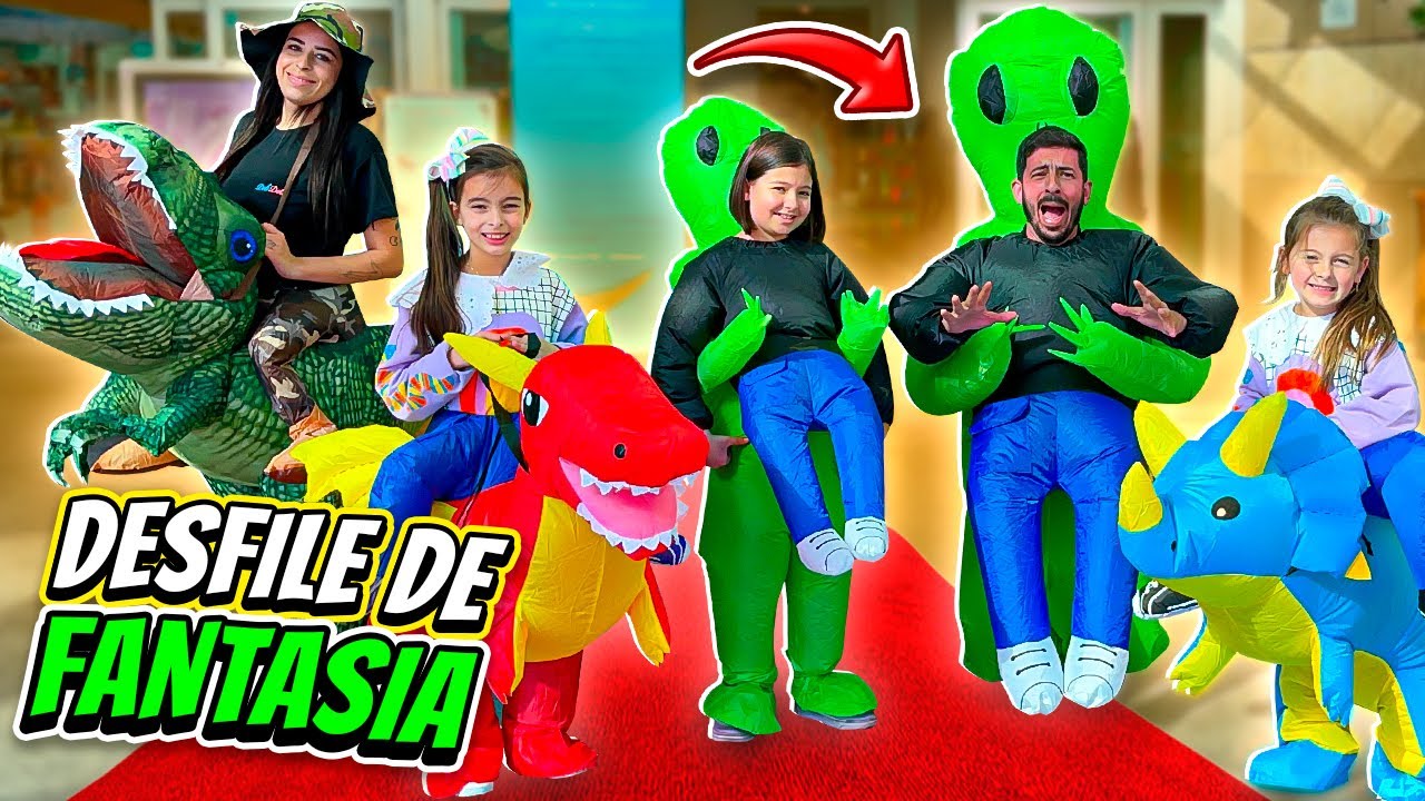 Desfile De Fantasia divertida no shopping nas férias | Jéssica Godar E Laurinha E Helena E Gabriel