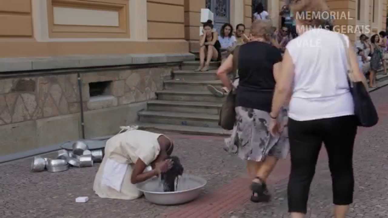 Performance no Memorial: Bombril