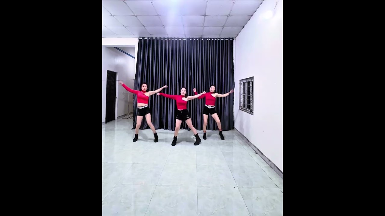 Tình lỡ cách xa / Biên đạo Thành Lâm