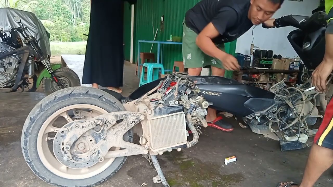 PROSES PERAKITAN YAMAHA N-MAX YANG KERING OLI