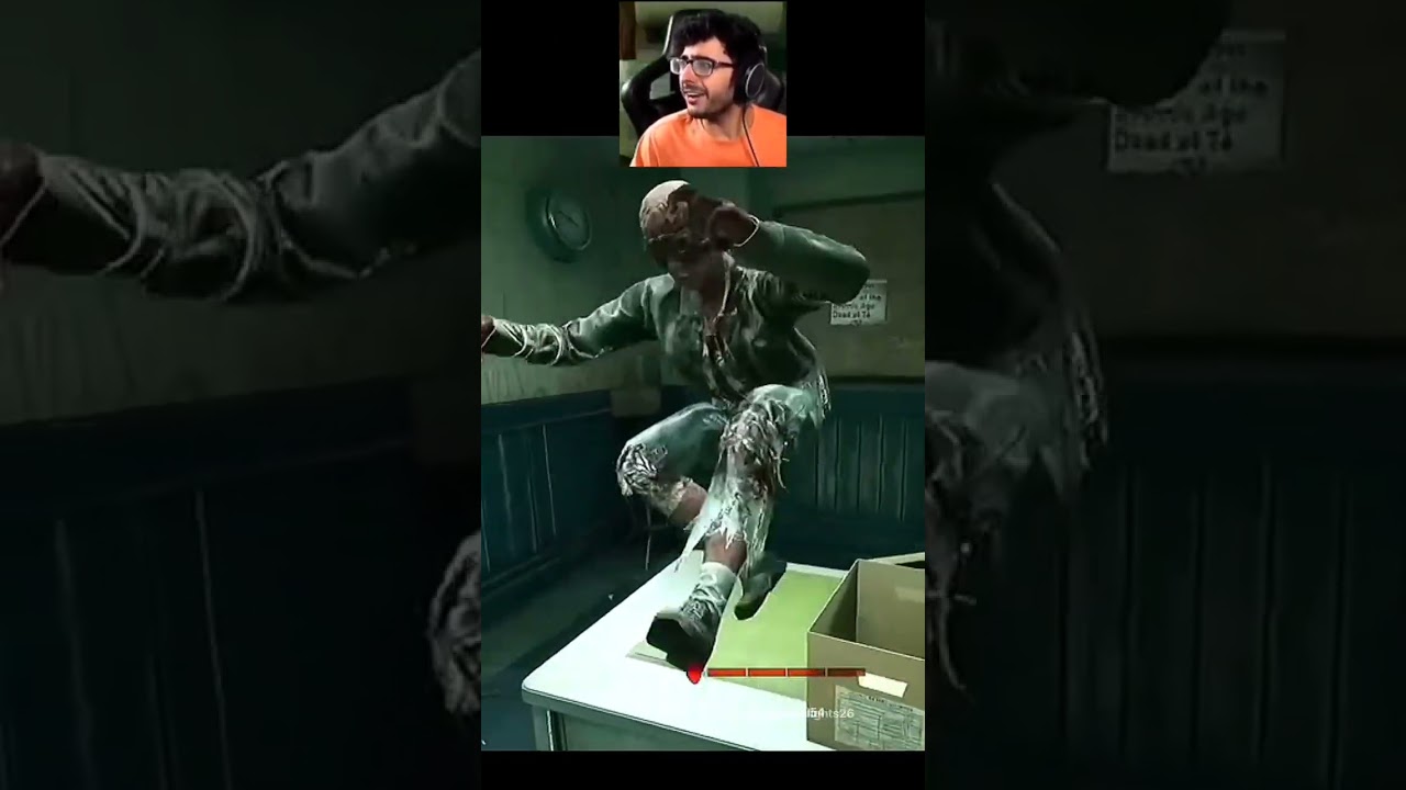 outlast game funny moment with carryminati😂😂#funny #horror #gaming #carryislive #carryminati #shorts