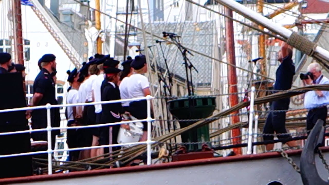 Bergen Tall Ships - Shanty from Statsraad Lehmkuhl