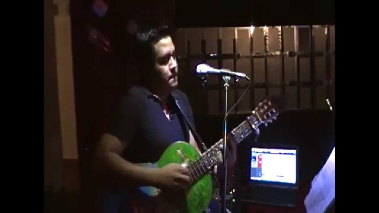 INSOPORTABLEMENTE BELLA  (COVER ) NIVARDO