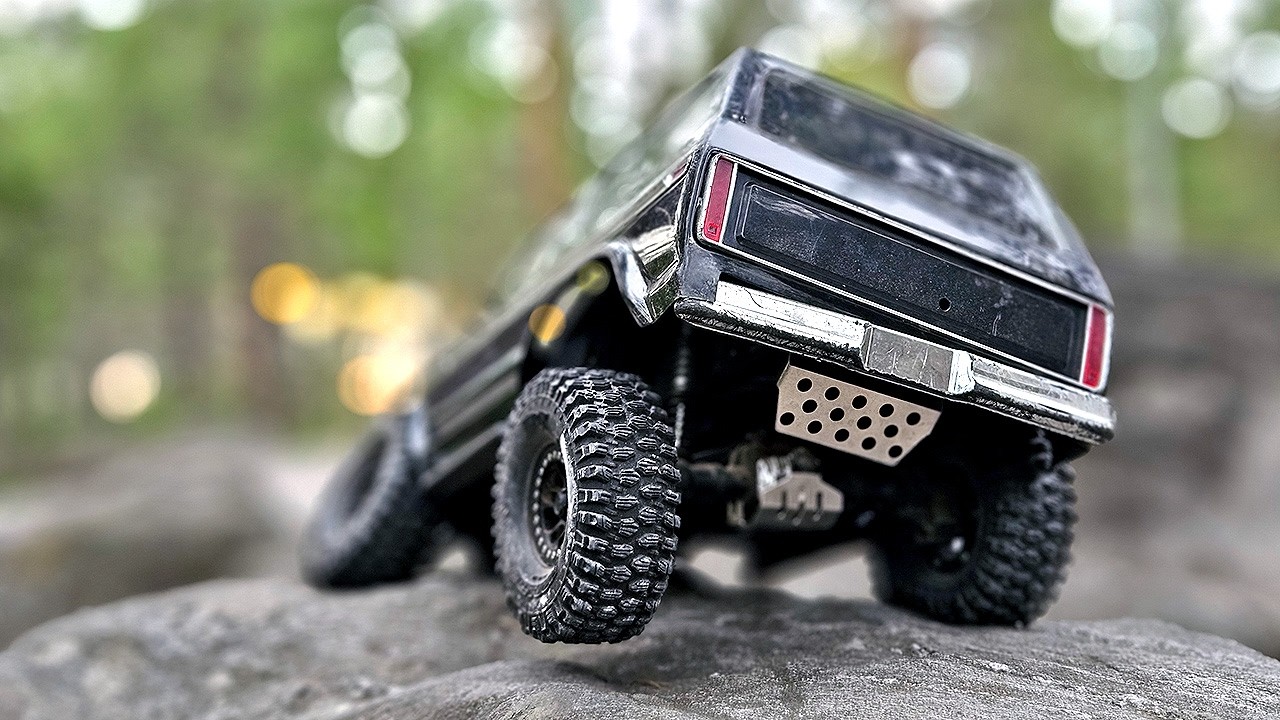 Relaxing RC Crawler Adventure  Traxxas TRX-4 Ford Bronco 1979