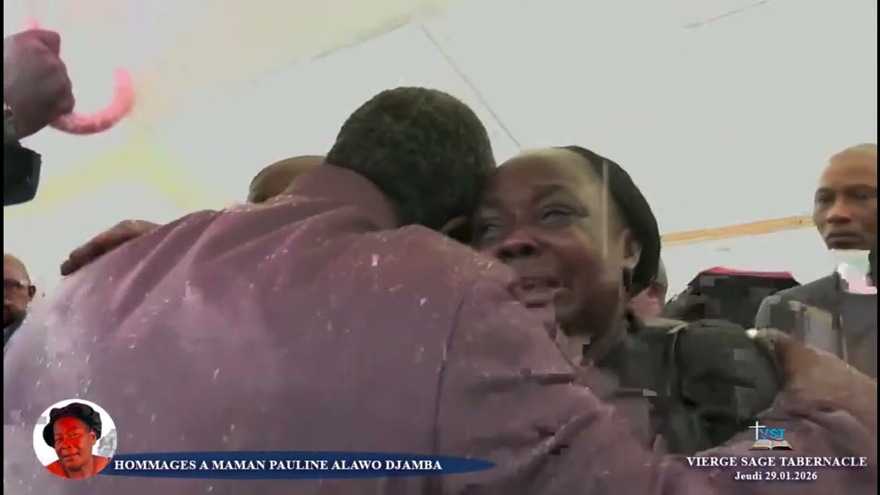 LE PASTEUR CARLOS BARUTI CONSOLE PAST PAUL DEMBO AUX OBSÈQUES DE MAMAN OLOWA CE JEUDI 