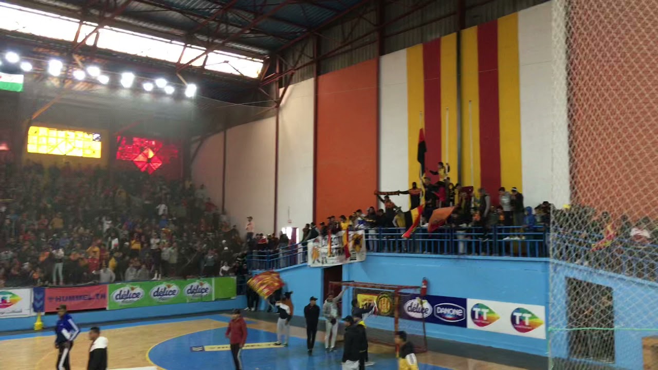 Ambiance Ultras l’Emkachkhines Salle Mohamed Zouaoui
