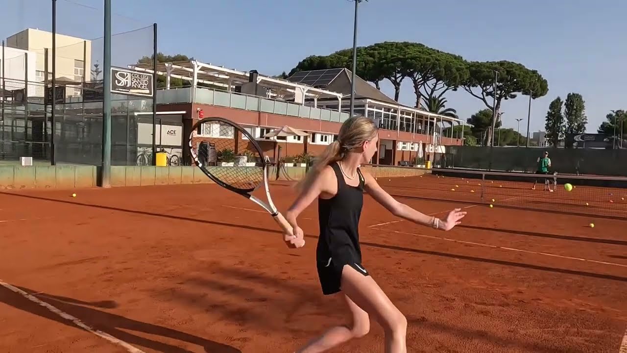 Forehands with Elsa & Lexi