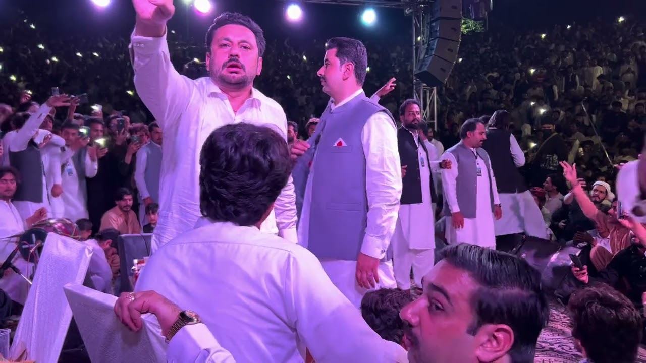 Dalta yo jenai na khafa shwe yam song Shafarooq at Bannu night Islamabad #foryou #song #dance #viral