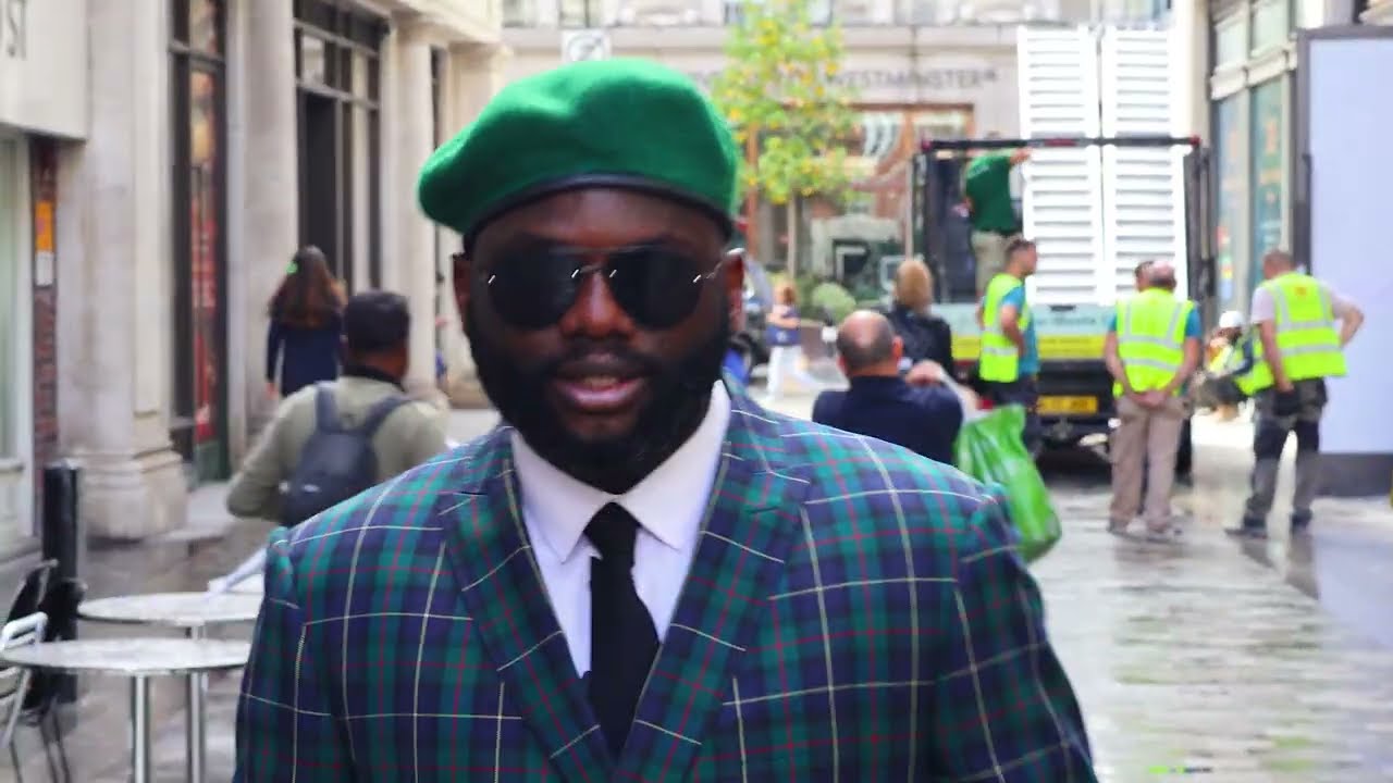 How to Style a Double-breasted Green Plaid Jacket  - Street Style
