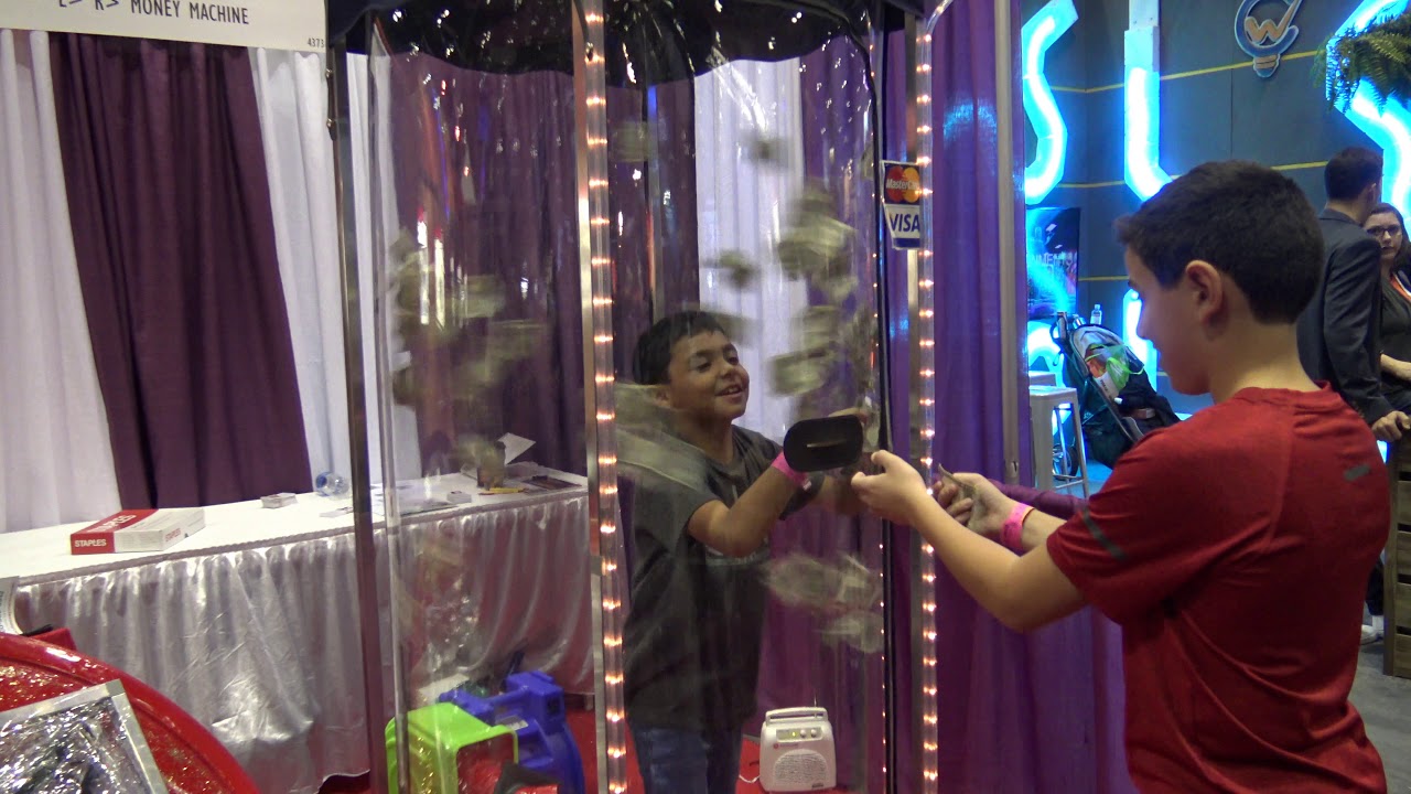 Going For A Cash Grab In An LR Money Machine (IAAPA 2018)