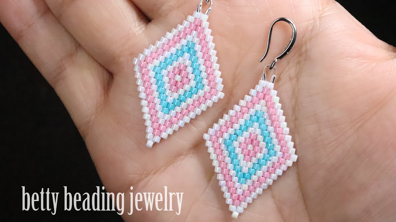 Bedade Diamond Earring alleen with seedbeads easy to make for beginners