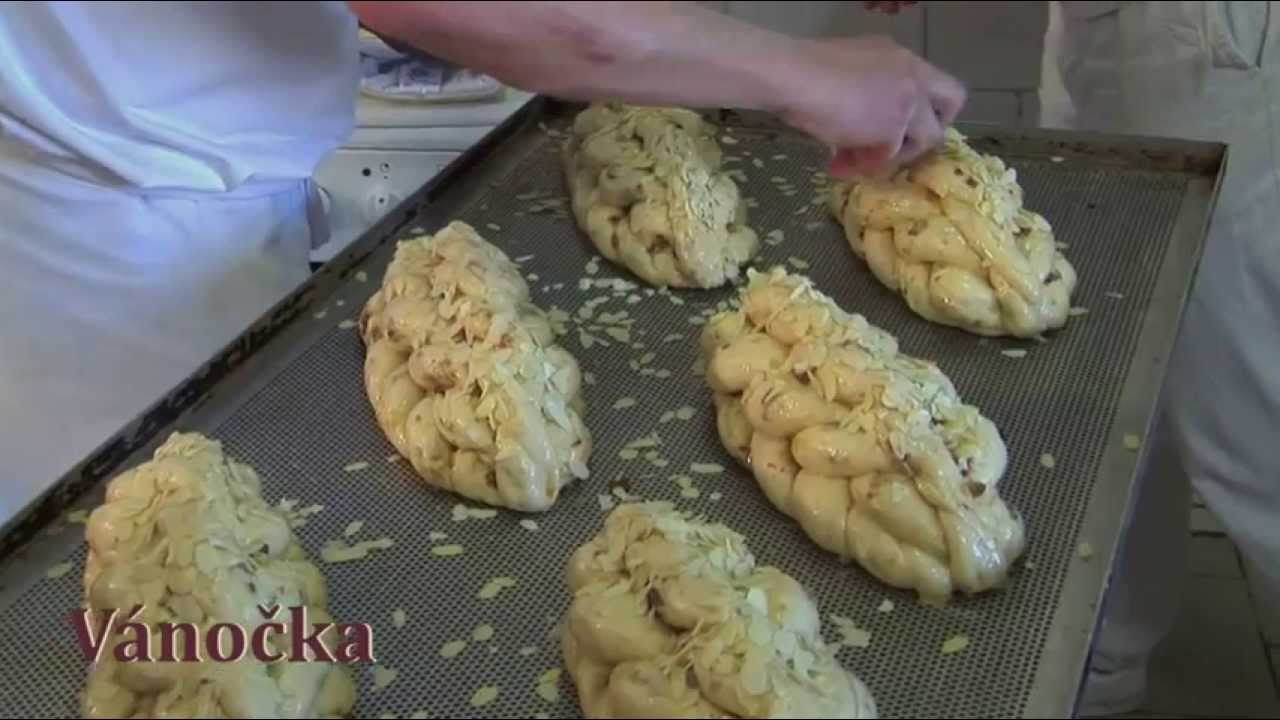 Takto v Pekárně Kabát děláme tradiční českou vánočku...