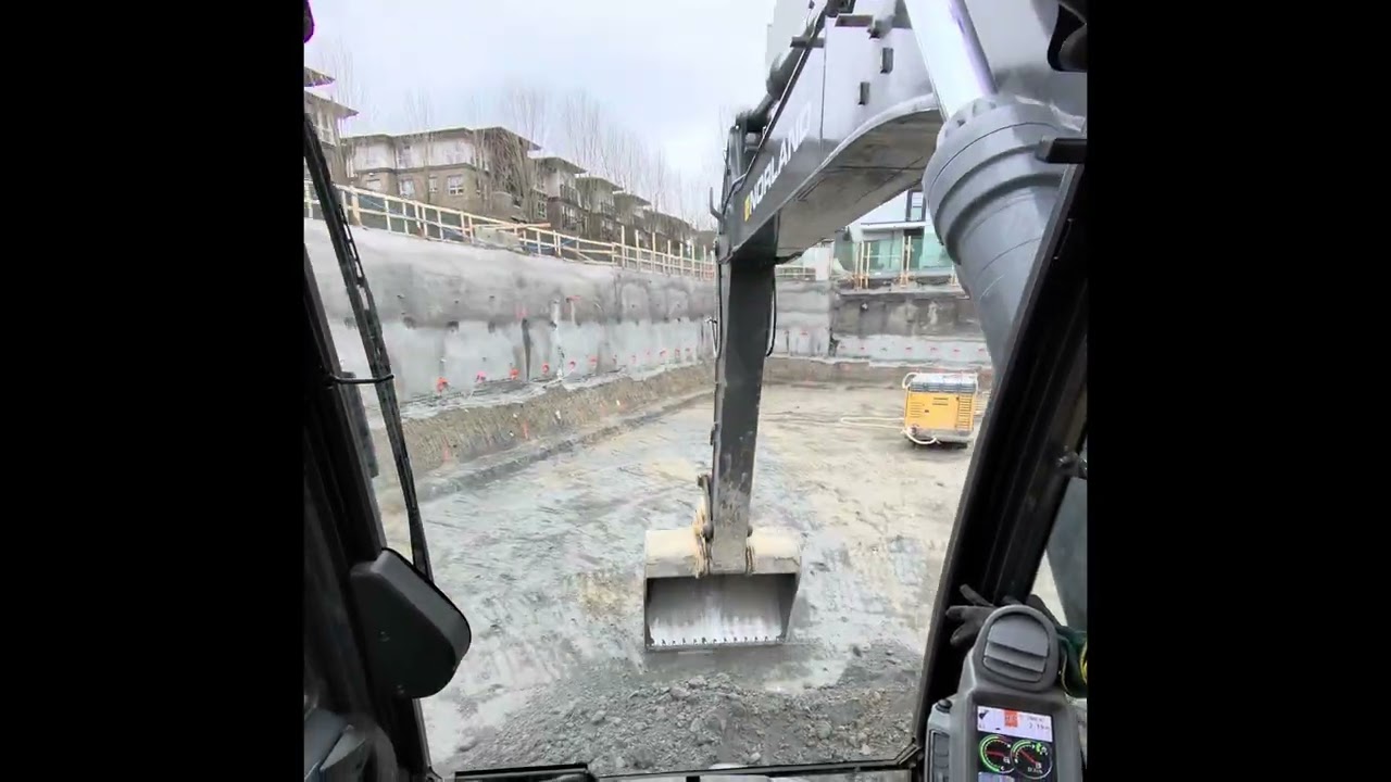 Bulk excavation with Deere 470P