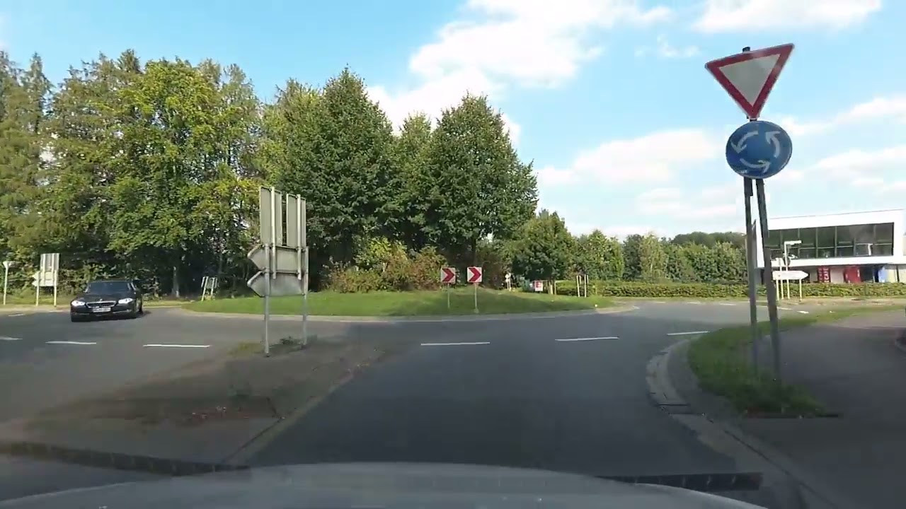 Schwerte - Driving around: Hagener Strasse 8/2017