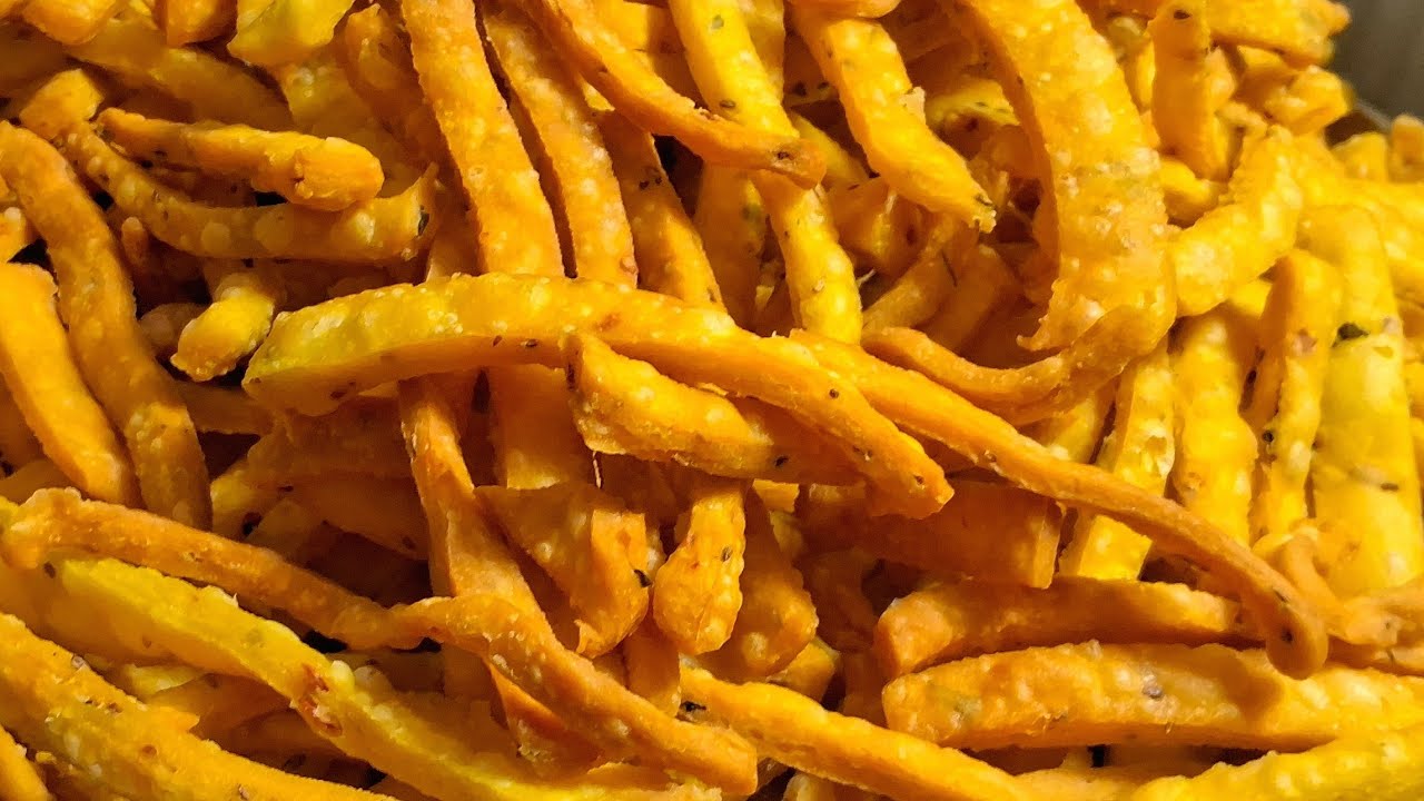 झटपट बनाए खस्ता नमक पारे  Crispy Namak pare Recipe -diwali special 
