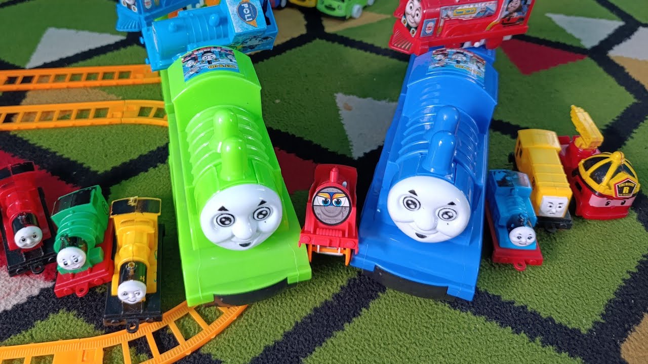 Unboxing Mainan Kereta Thomas Besar , Kereta Thomas Bisa Mengeluarkan Suara Dan Berjalan Mundur