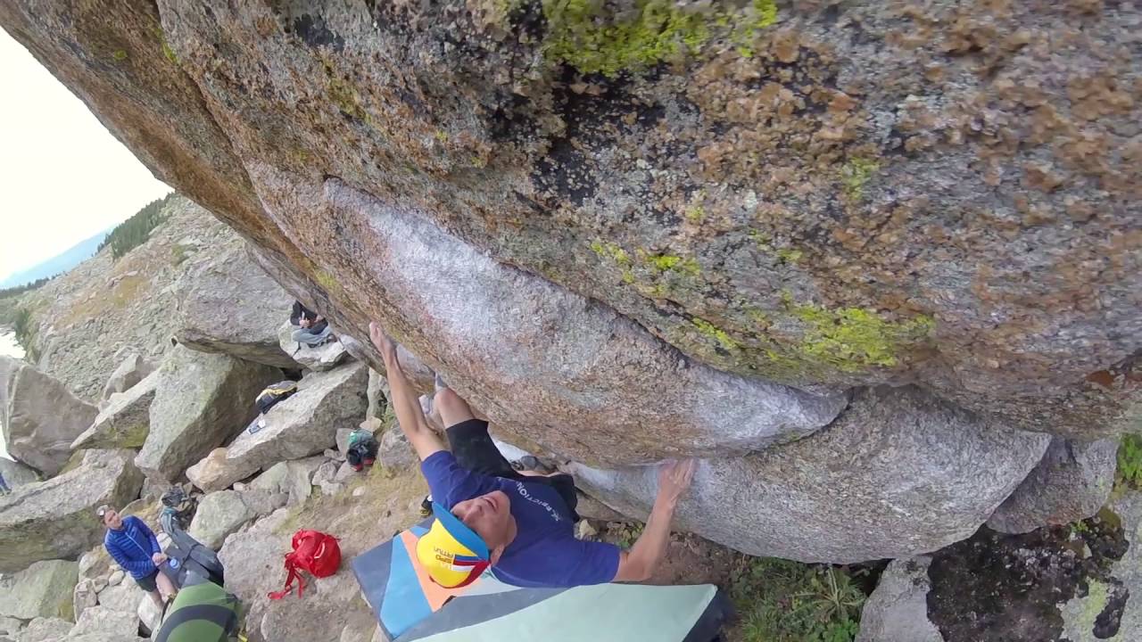 Paul Dusatko climbs Chalk On Rock_V8 at Lincoln Lake, CO