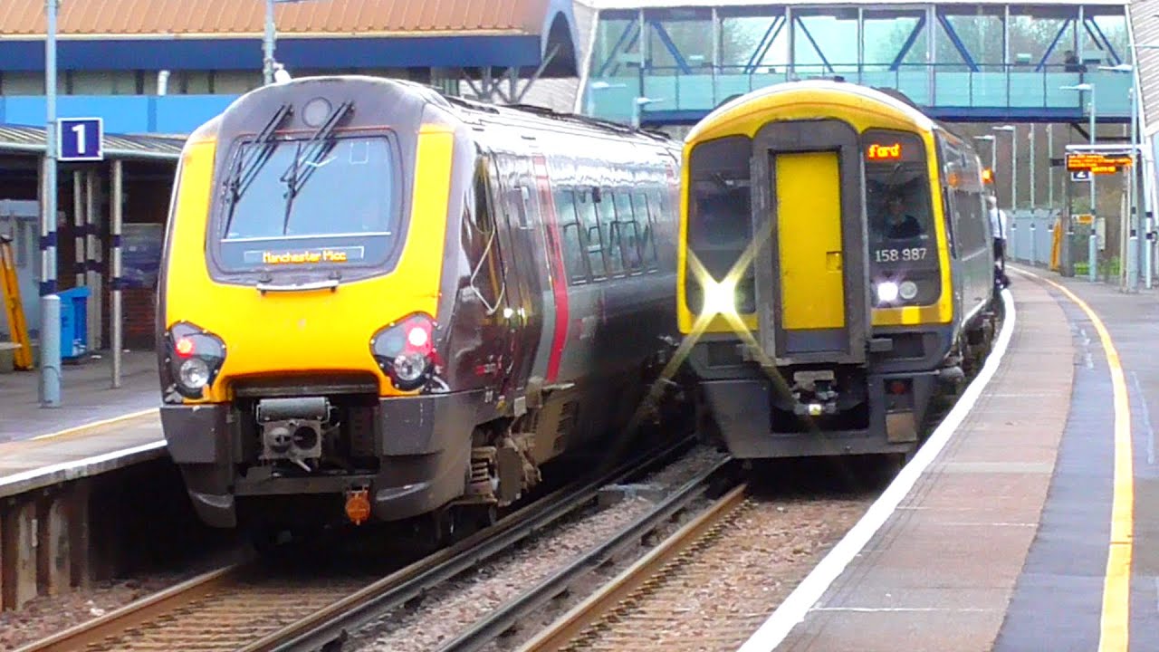 Trains at Southampton Airport Parkway - 10/01/22