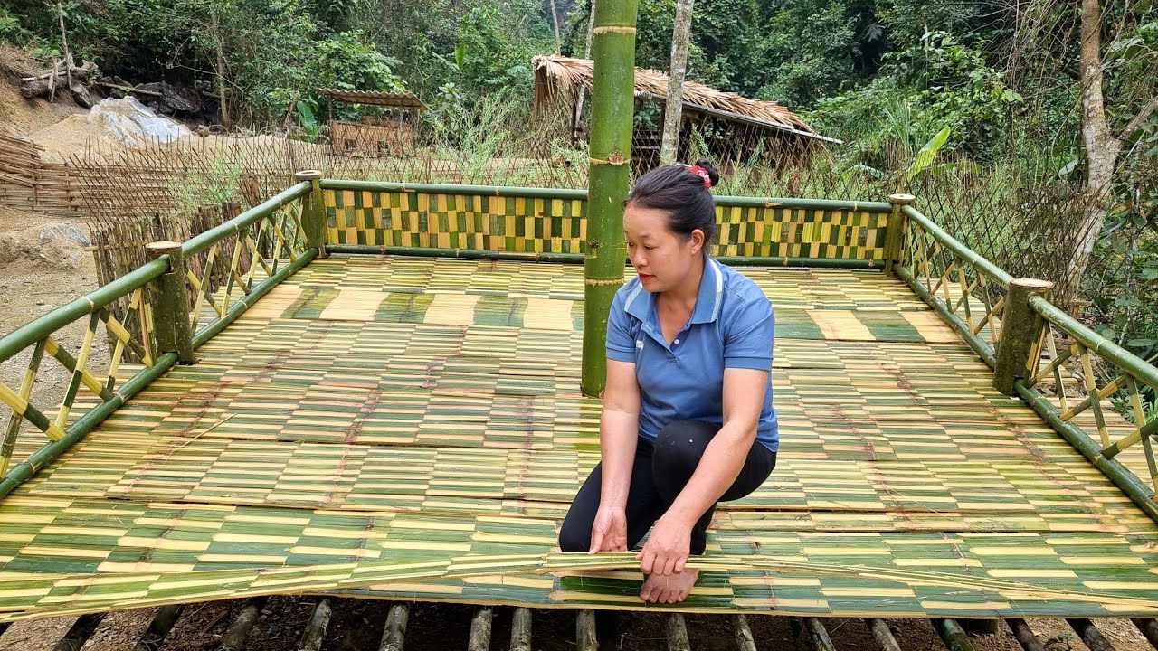 Girl Alone in the Forest, Builds a Complete Bamboo House, Sets Up a Hut and Cooks Off the Grid