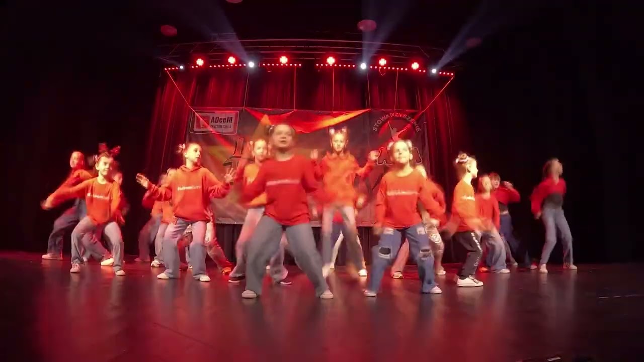ADeeM Wigilijne  Pląsy 25 grupa open hip hop  do 12 lat