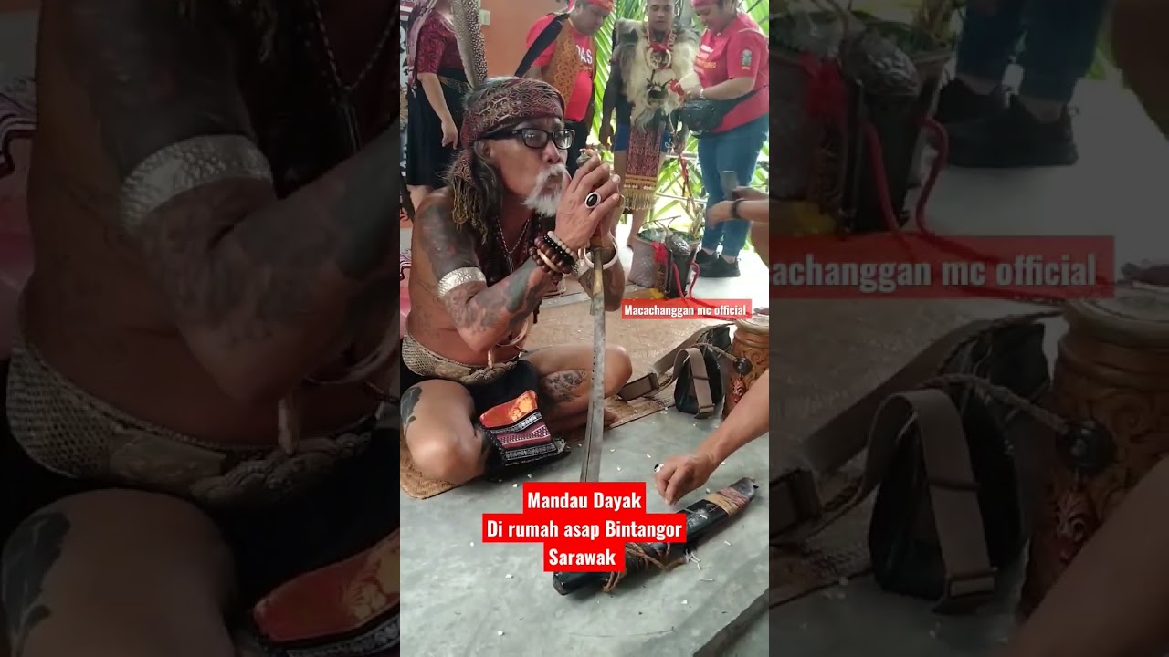Mandaw Dayak di Rumah asap Bintangor Sarawak