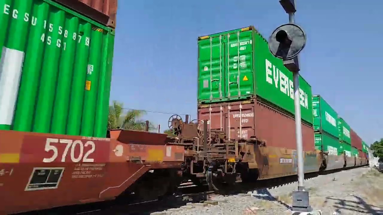 El primero del año, IMXMZ pasando por estación San Joaquín a máxima velocidad!!