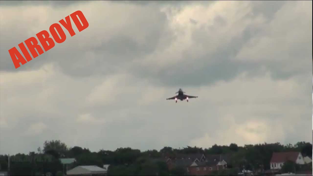 Eurofighter Typhoon Flight Demonstration - Farnborough Airshow