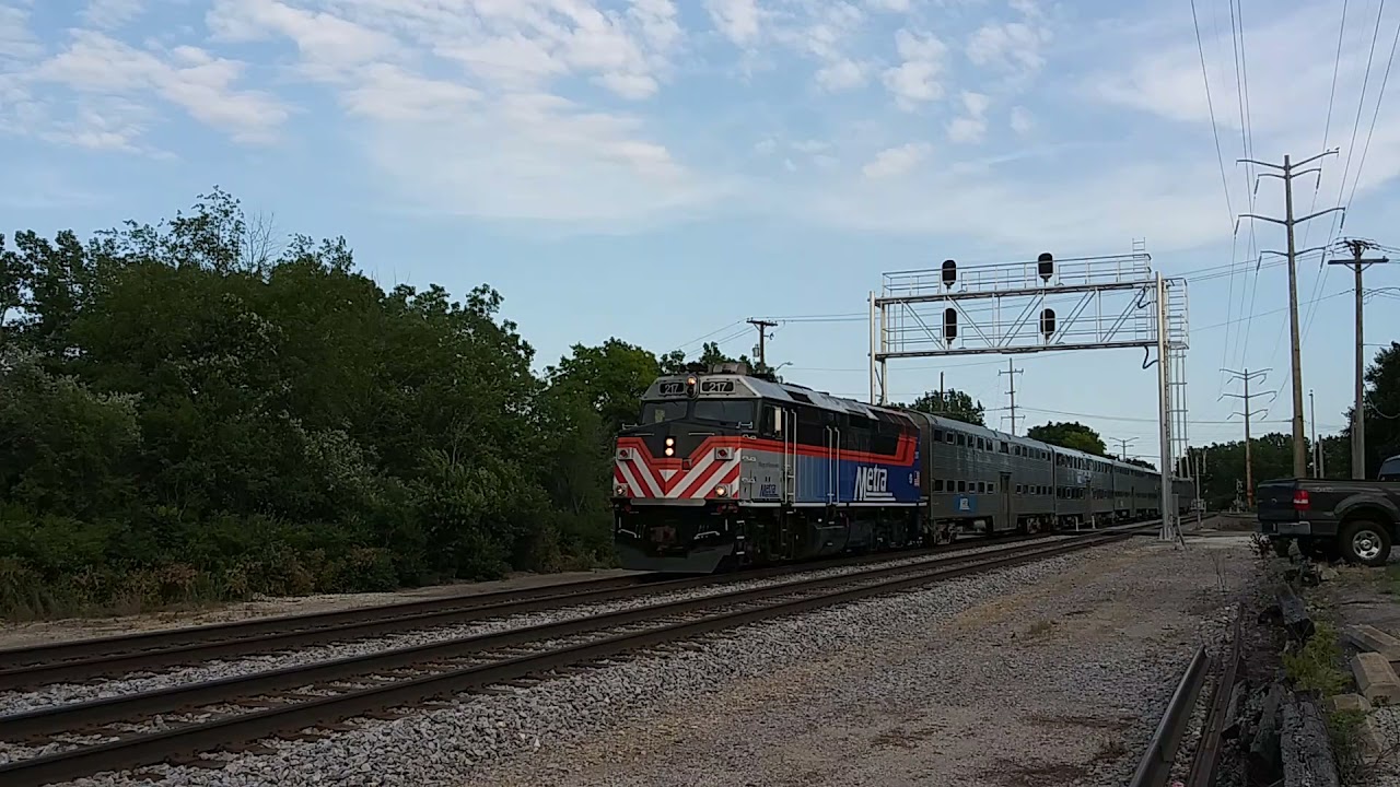 Metra F40PH-3 217 west great P5 horn show at Elgin, Illinois