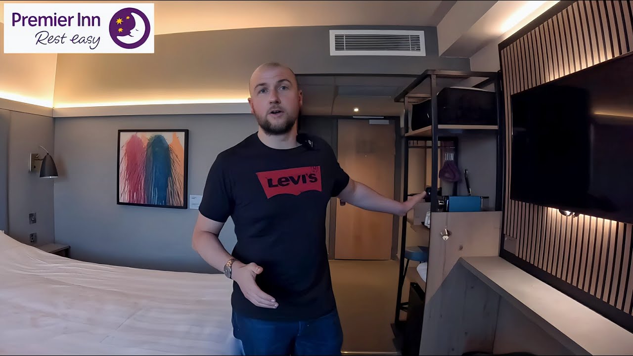 Premier Inn - The best budget chain hotel in the UK? Wow! (Premier Inn - Trafford Centre)
