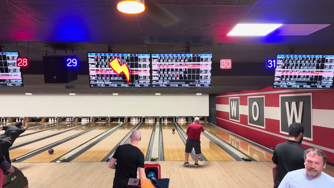 @352bowling Monday night funtimers game 3 bowling stones Vs odd balls 
