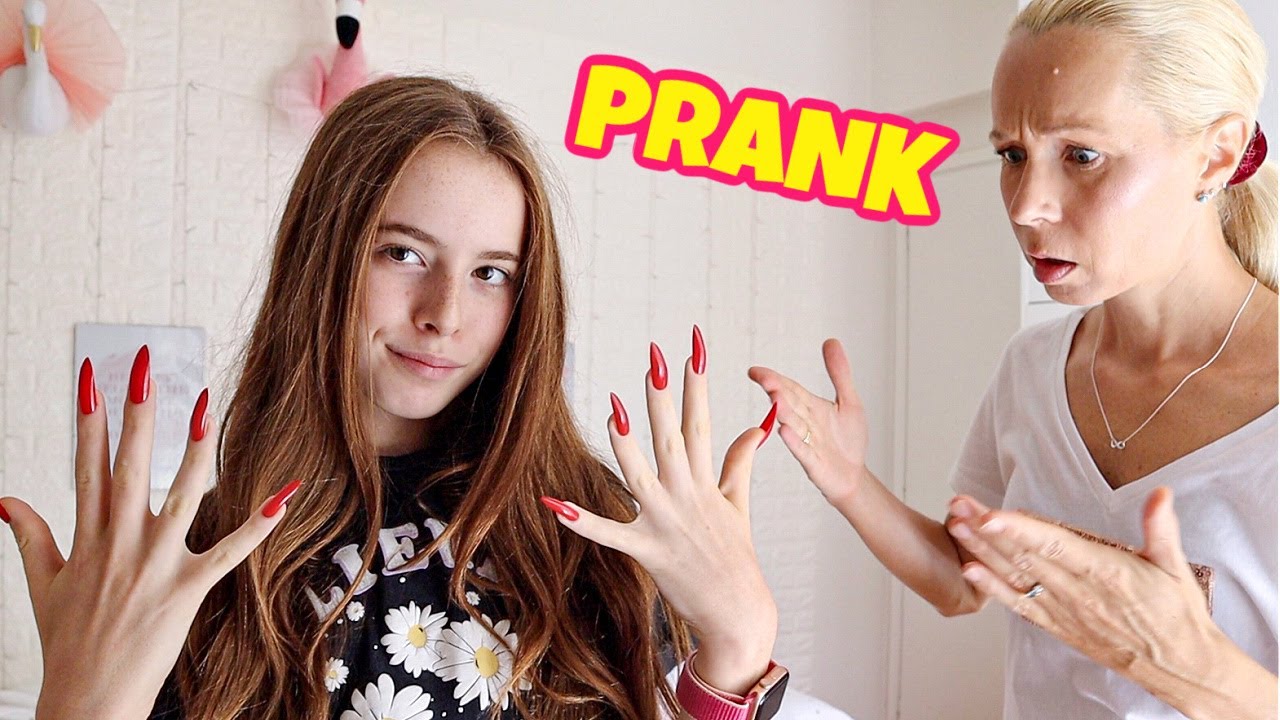 Nechala jsem si udělat extrémně dlouhé gelové nehty! PRANK na MAMKU!
