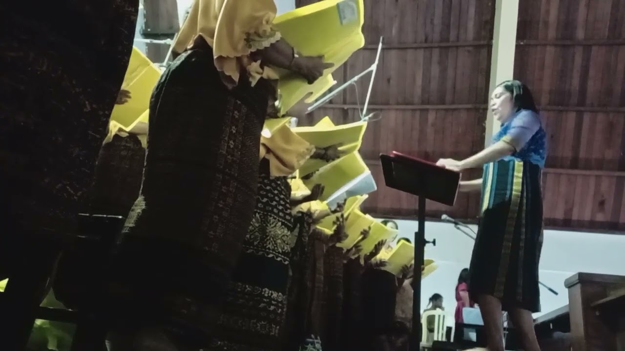 Enatus Est Emanuel. Misa Malam Natal Lingkungan 12 Samaria Paroki Kristus Raja Kathedral Ende 😇