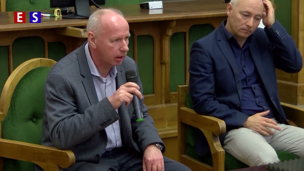 A harmadik lakossági fórumon szondázta az önkormányzat a váci szállodahajó-kikötők ügyét.