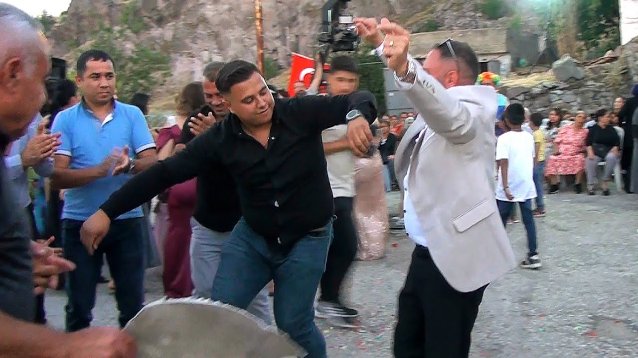 Teber potpori oyun havaları  Badı Sabah-O kız mektepten gelirdi-Vardım zilin sesine