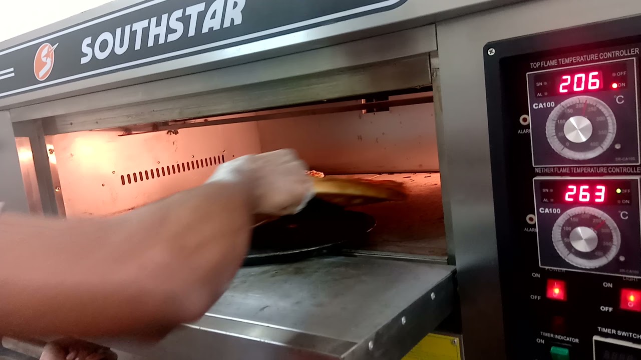 Southstar Oven for pizza's & Mecharoni maker.