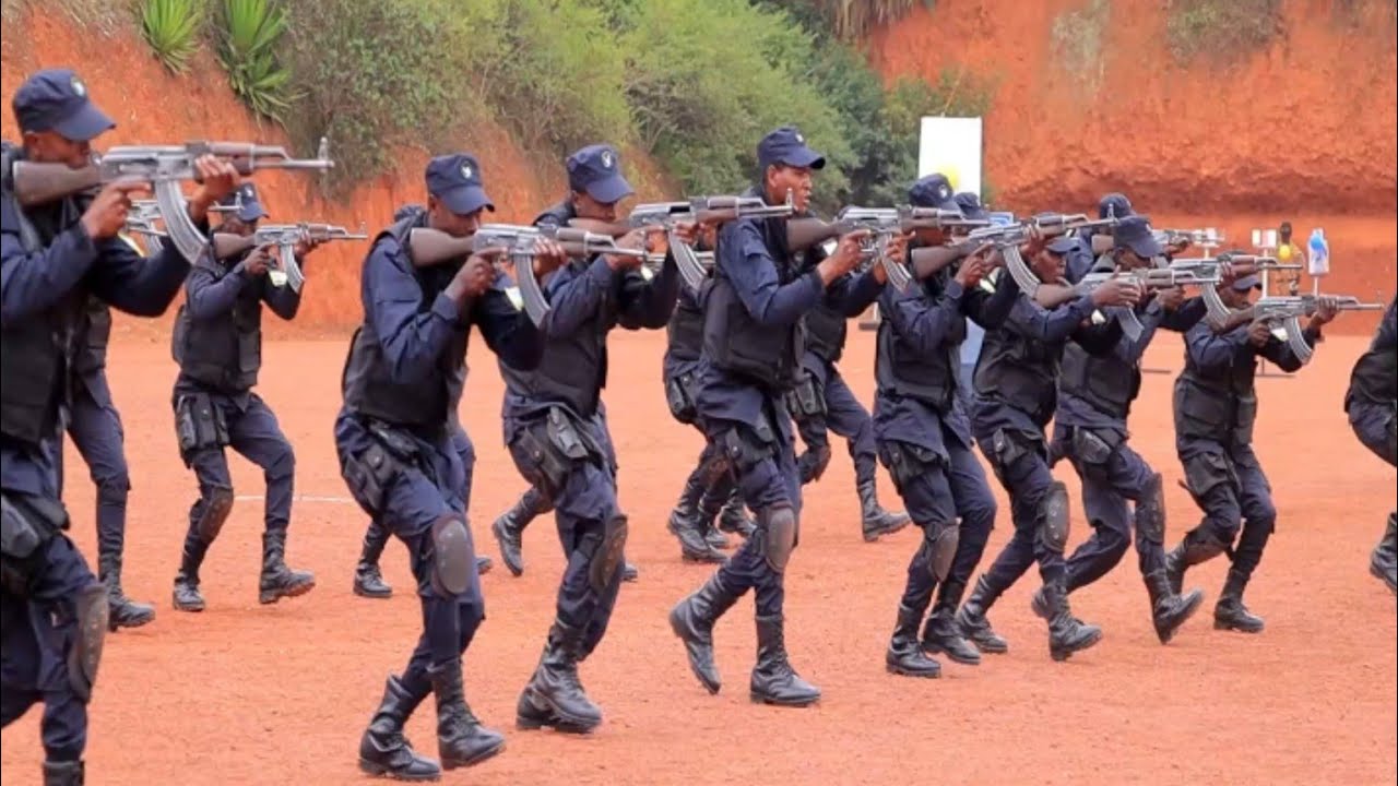 Reba uko Polisi yerekanye imyitozo ikomeye yo kurasa.