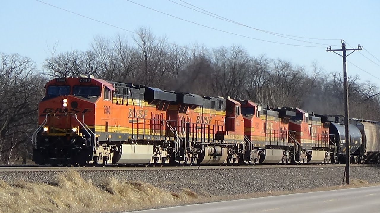 BNSF Barstow Sub back-to-back manifest NTW KCK 4x1 2nd manifest 2x2 January 22, 2026