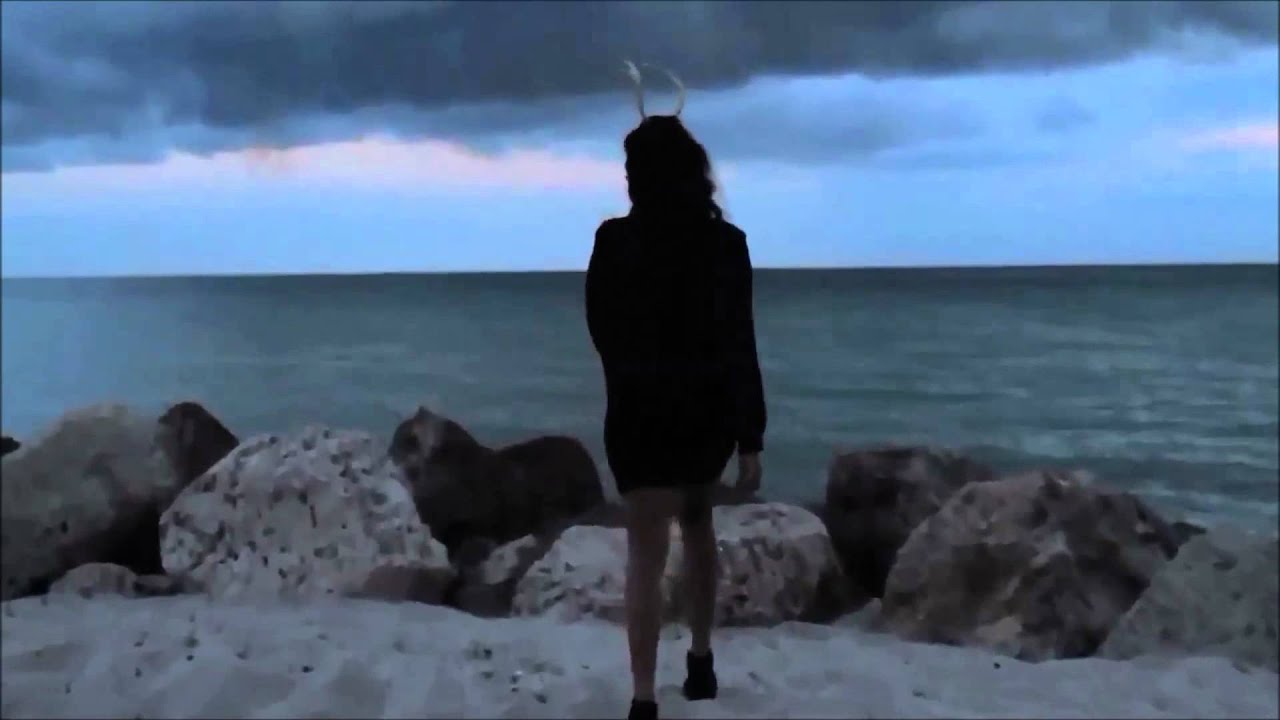 Headstrong-Angel Blue Eyes. ft. Ghost Wars & Carrie Skipper