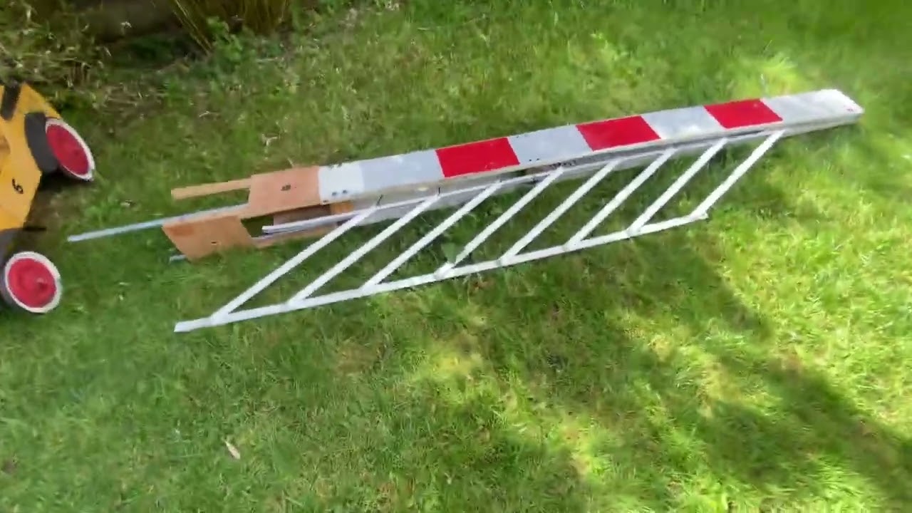 Level crossing barrier update (that no one asked for)