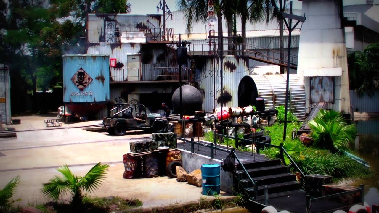 Hollywood action stunt show Dream World Bangkok